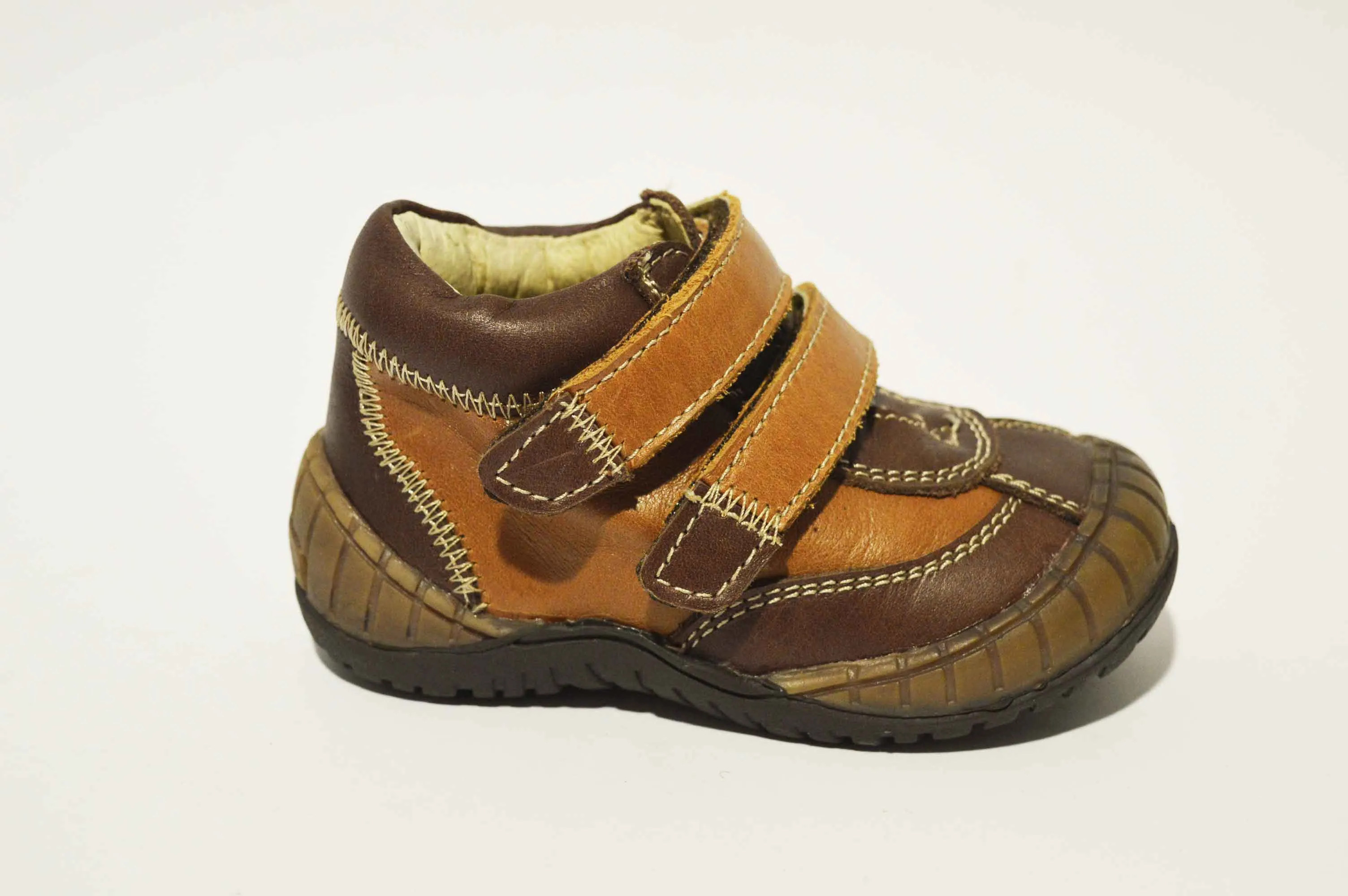Bota deportiva niño