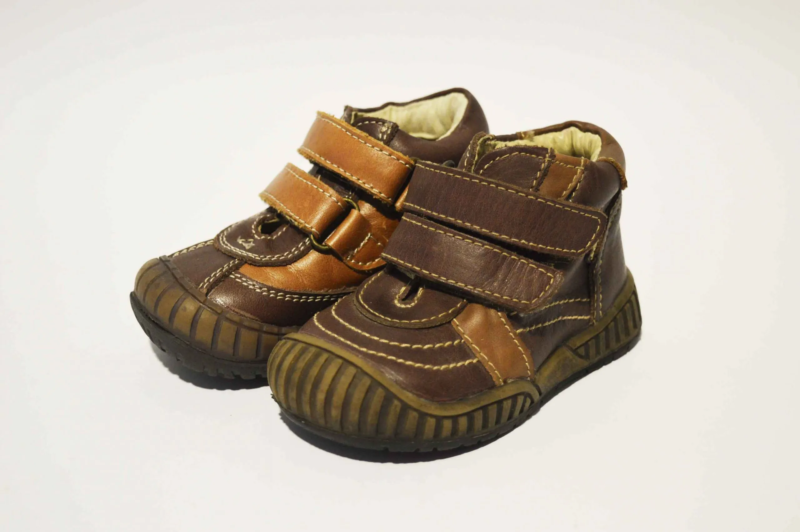 Bota deportiva niño