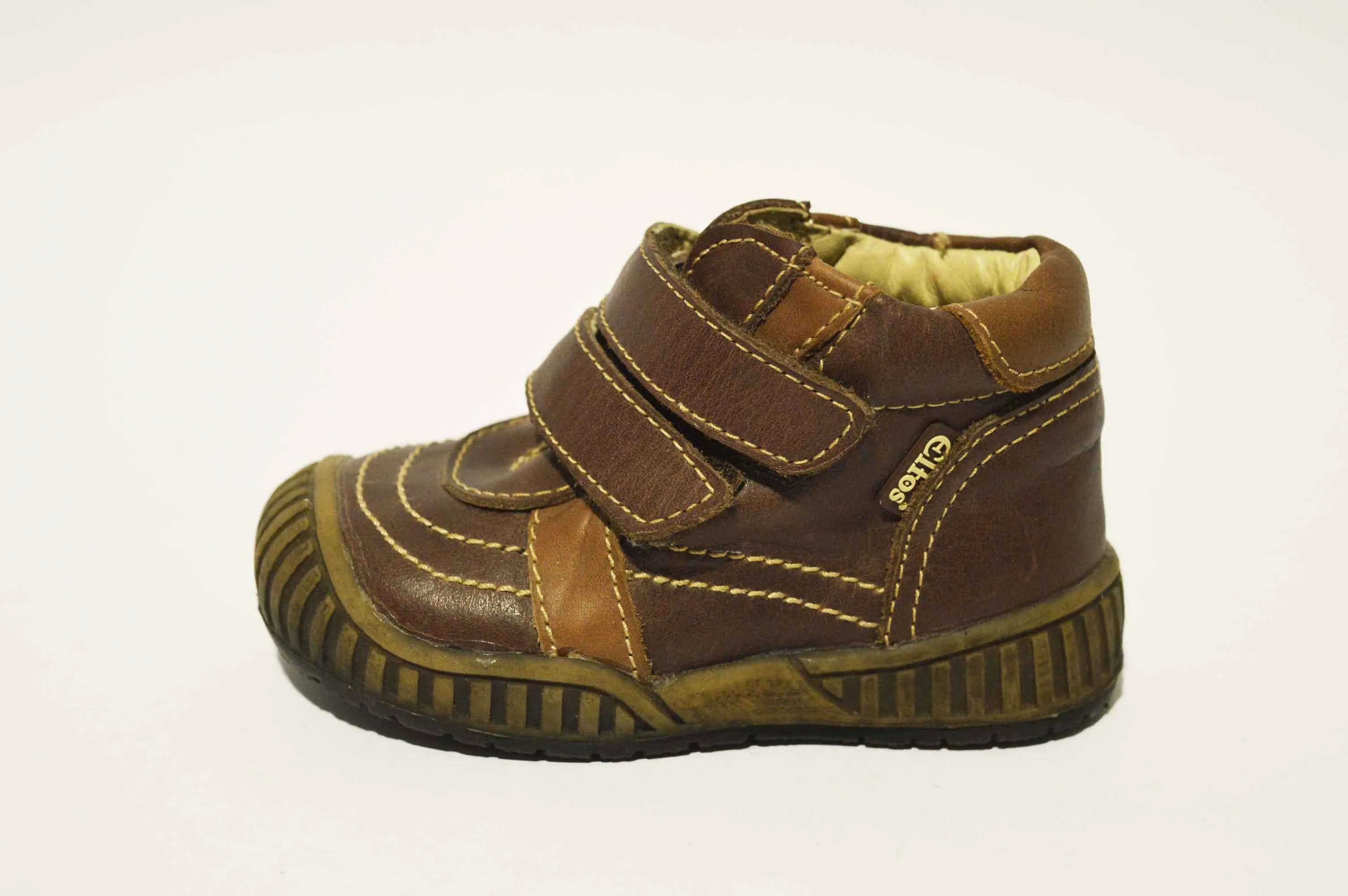 Bota deportiva niño