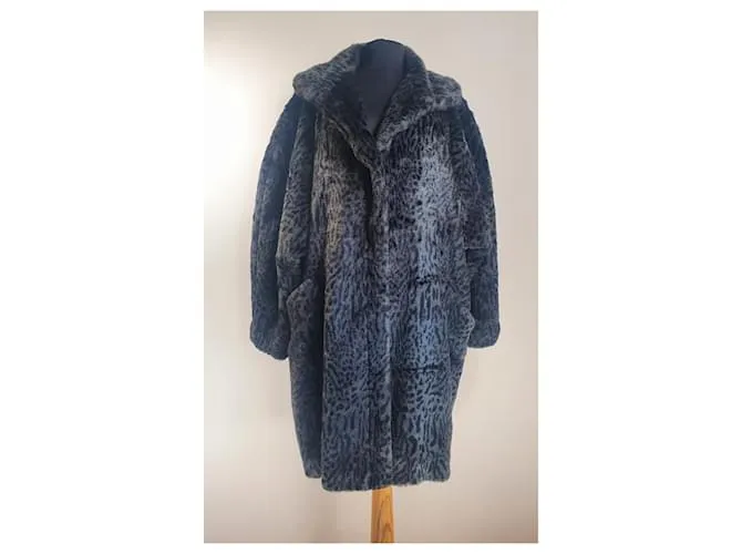 Marc Cain Abrigos, Ropa de calle Gris 