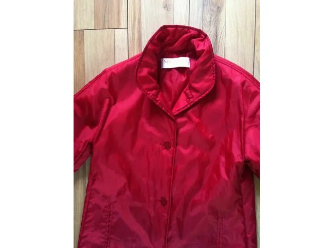 Nina Ricci Abrigos, Ropa de calle Roja 