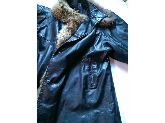 Sam Rone Abrigos, Ropa de calle Negro 