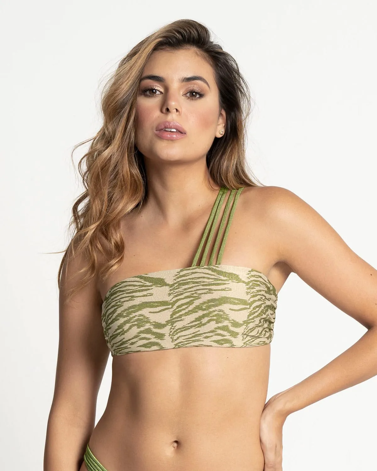 Top de bikini con cargaderas multiusos colaboración Karen Martínez